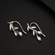 Elegant Silver Leaf Earcuffs for a Stylish Look